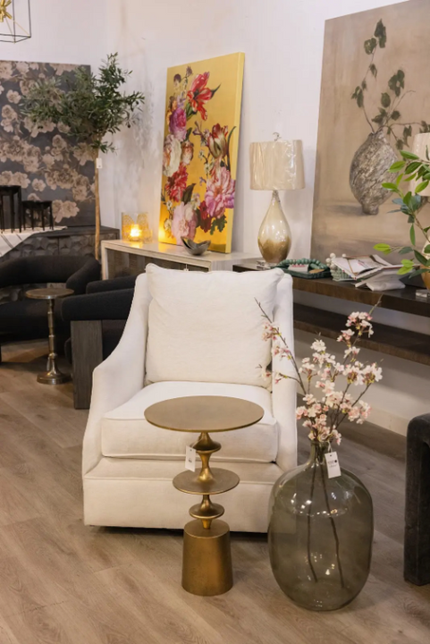 The Art of the Accent: How to Style with Statement Artwork