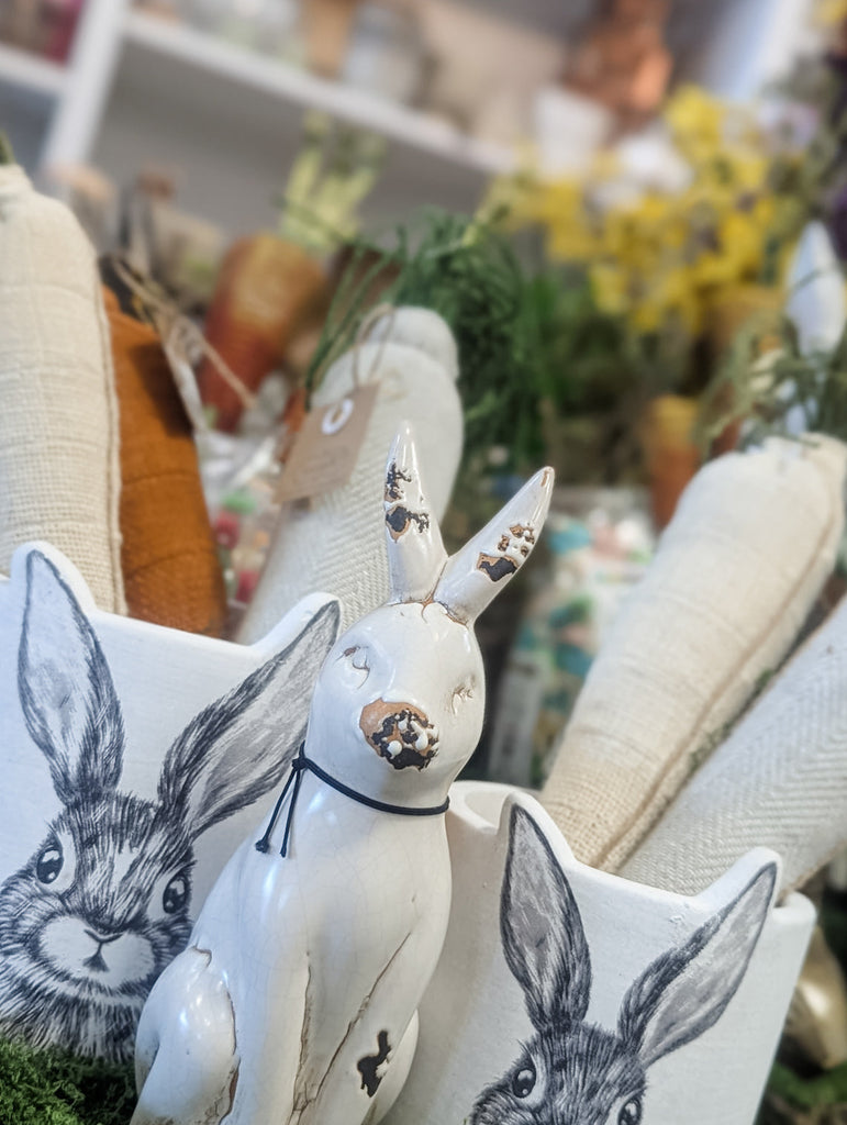 Spring Decor Tips and Easter Basket Hostess Gift Ideas